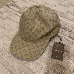 NWT AUTHENTIC GUCCI BASEBALL CAP GG